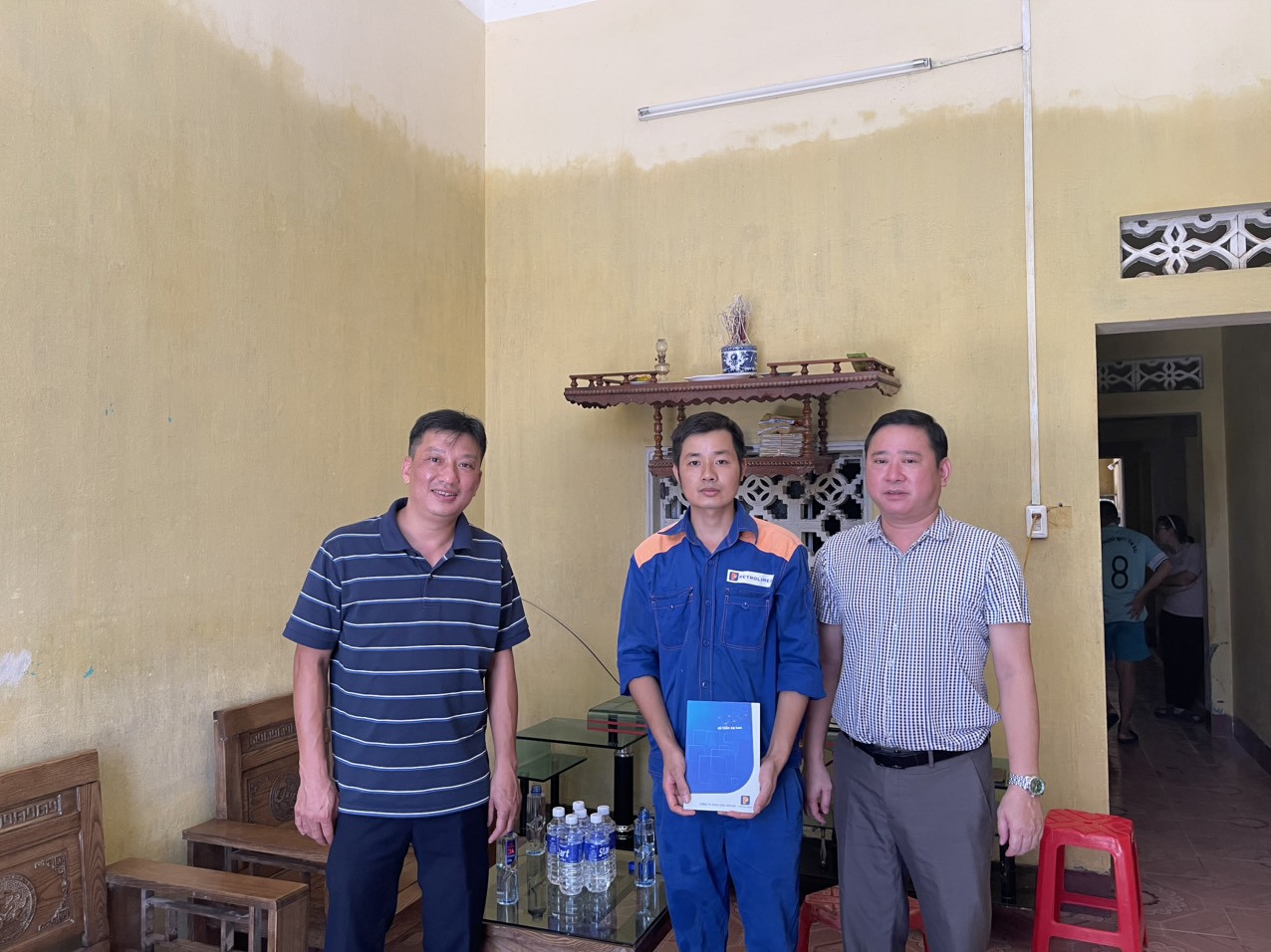 Petrolimex Yên Bái - Sẻ chia, hỗ trợ người lao động Công ty sau bão lụt