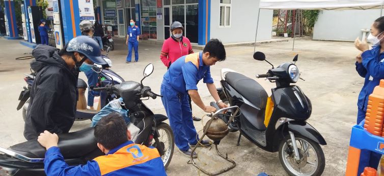 " Động lực mới - Thành công mới" trong công tác kinh doanh Dầu lon hộp tại Petrolimex Yên Bái