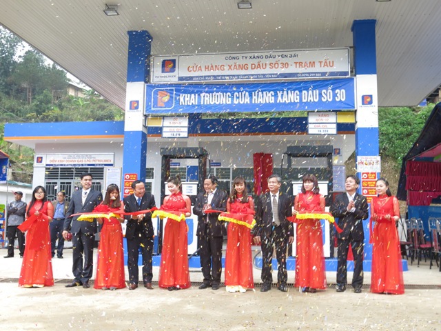 Khai trương CHXD tại huyện 30a Trạm Tấu
