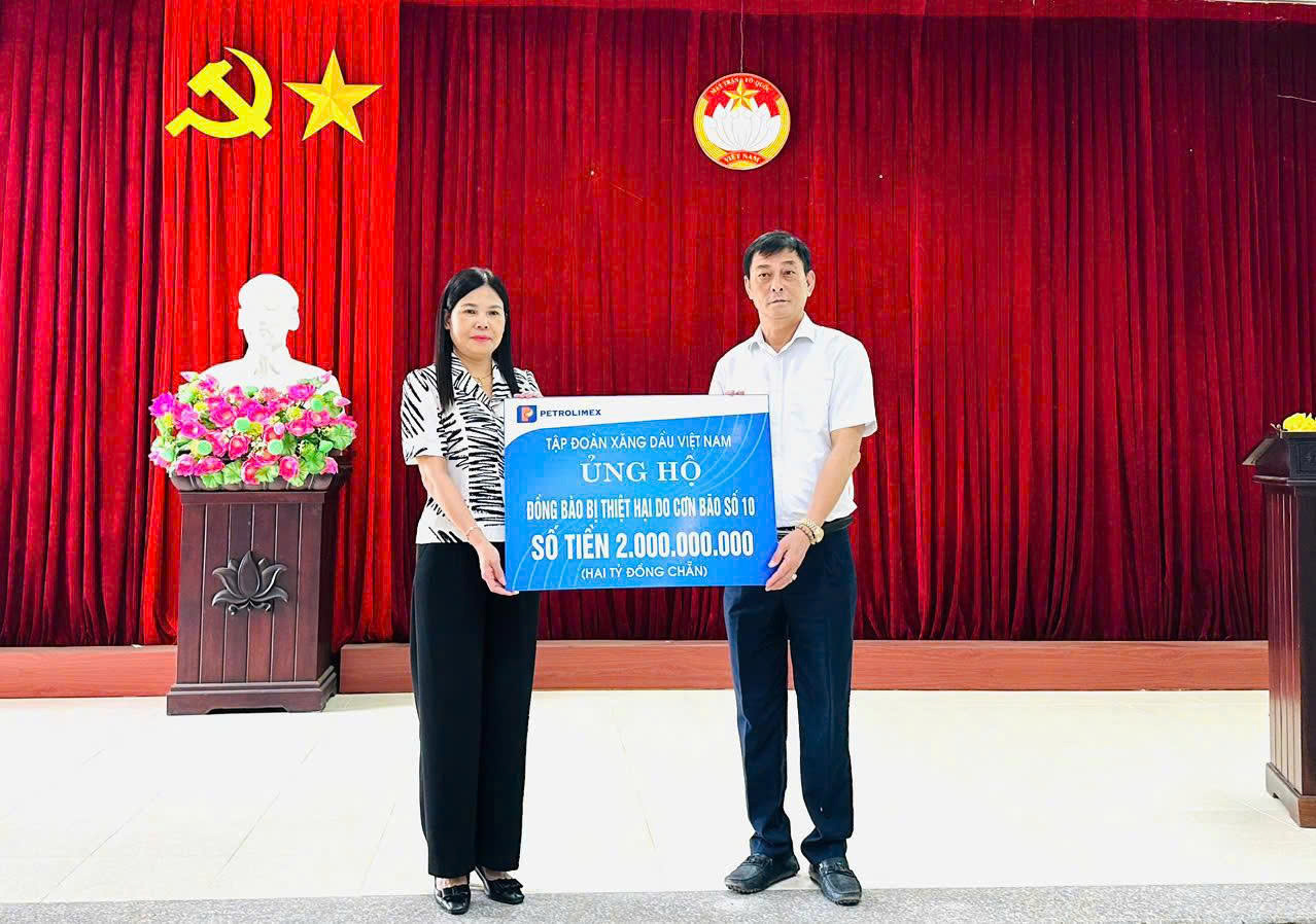 Petrolimex ủng hộ 2 tỷ đồng giúp đồng bào Lào Cai khắc phục thiệt hại do bão số 10