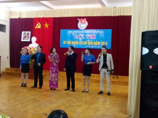 Chào mừng Tháng thanh niên với cuộc thi "Bí thư đoàn cơ sở giỏi năm 2015"
