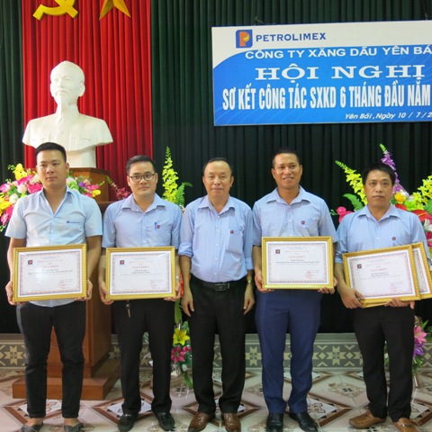 Mặt hàng Gas, Sơn Petrolimex tăng trưởng tốt so với CK