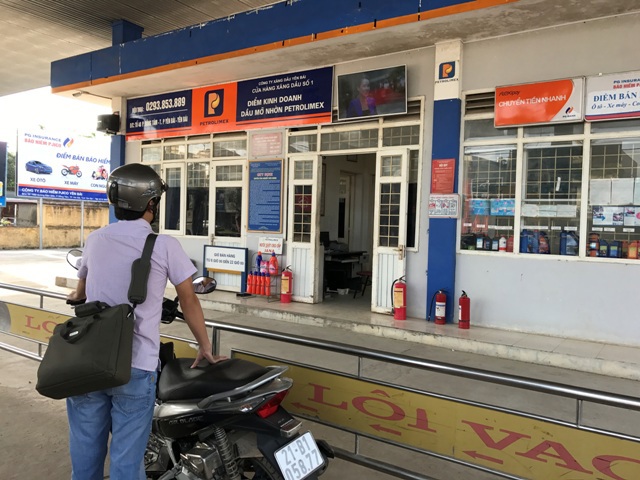"Hòa âm ánh sáng PLX" gửi thông điệp ý nghĩa đến khách hàng