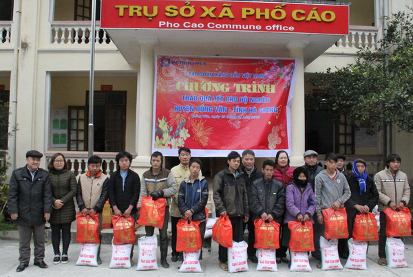 Tết đã đến với hộ nghèo huyện Đồng Văn