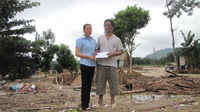 30 triệu đồng giúp đỡ bà con thôn Chang