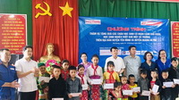 Trao 30 suất học bổng tặng học sinh nghèo vượt khó tại huyện Yên Minh