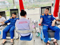 Tham gia ngày hội hiến máu “Giọt hồng trên miền đá” lần thứ VI
