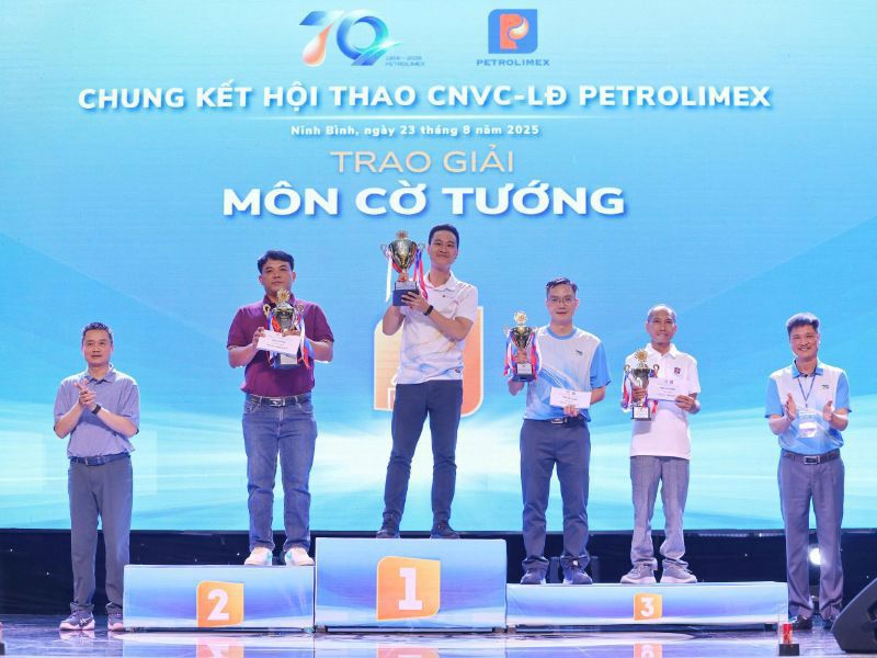 Kỳ thủ cờ tướng Gas Petrolimex đạt giải huy chương đồng bộ môn cờ tướng trong Hội thao CNVC-LĐ Petrolimex