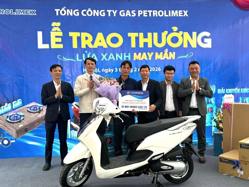 Lễ trao thưởng chương trình “Lửa xanh may mắn”