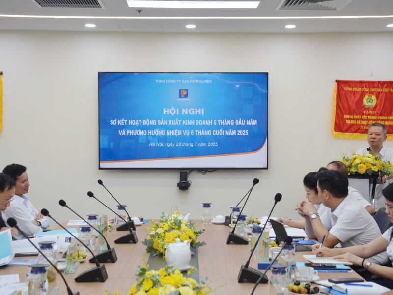 Tổng công ty Gas Petrolimex sơ kết hoạt động sản xuất tác kinh doanh 06 tháng đầu năm và phương hướng nhiệm vụ 6 tháng cuối năm 2025