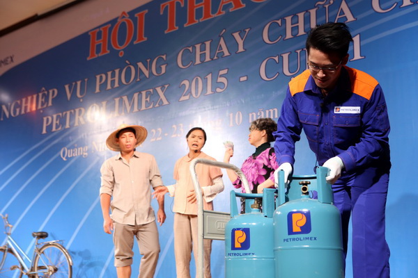 Tiểu phẩm "Nông dân mua gas"