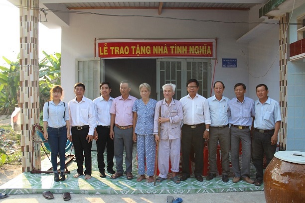 Petrolimex Long An trao nhà tình nghĩa tặng gia đình chính sách