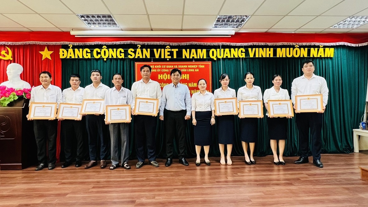 Đảng ủy Petrolimex Long An tổng kết công tác xây dựng Đảng năm 2023 và triển khai phương hướng nhiệm vụ năm 2024
