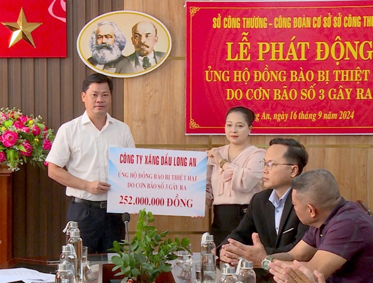 Petrolimex Long An chung tay hỗ trợ các Tỉnh bị thiệt hại do bão Yagi