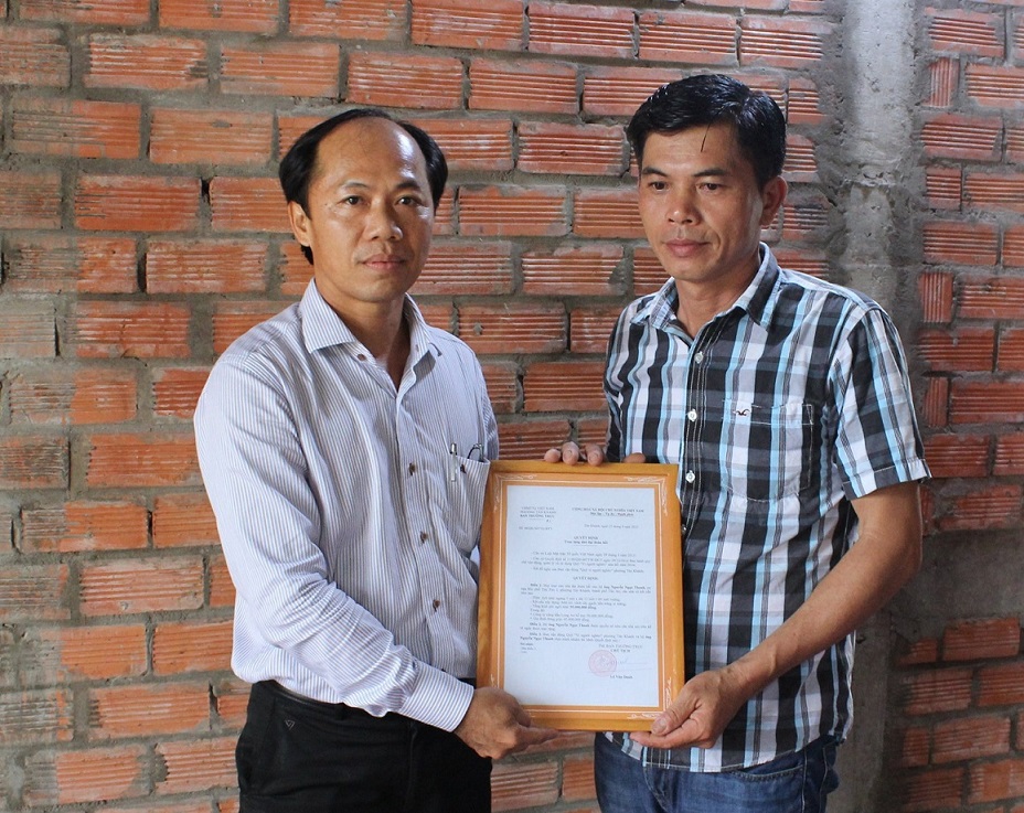 Trao tặng nhà đại đoàn kết cho hộ gia đình có hoàn cảnh khó khăn Nguyễn Ngọc Thanh