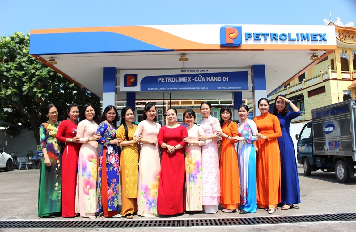 Petrolimex Long An hưởng ứng "Tuần lễ Áo dài" năm 2024
