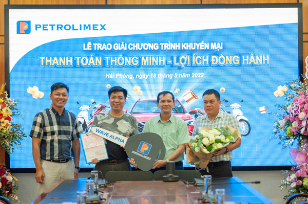 Petrolimex trao giải Chương trình “Thanh toán thông minh - Lợi ích đồng hành” tại Hải Phòng