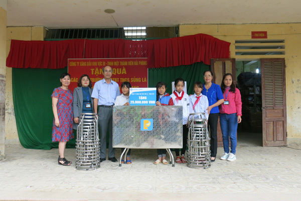 Thắm tình nơi địa đầu Tổ quốc