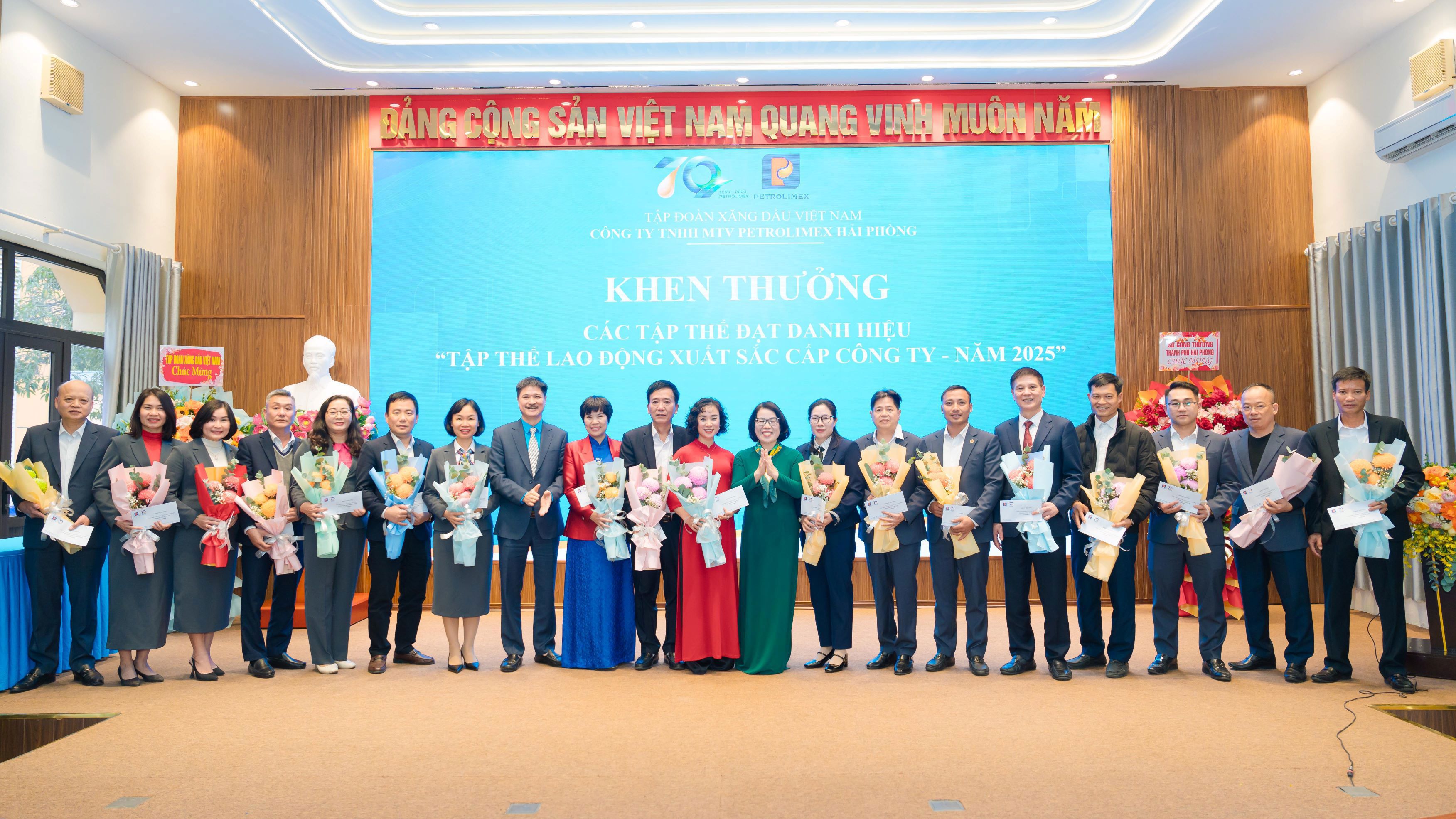Petrolimex Hải Phòng tổ chức thành công Hội nghị  Tổng kết công tác chuyên môn năm 2025 và Hội nghị Người lao động năm 2026