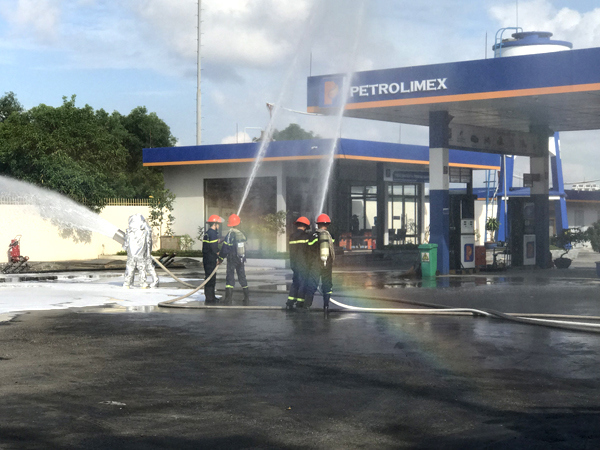 Thực tập phương án chữa cháy tại CHXD Thượng Lý – Petrolimex Hải Phòng