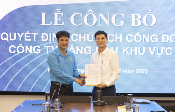 Công bố quyết định về cán bộ Công đoàn Công ty Xăng dầu Khu vực III