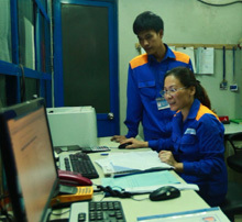 Nắng mưa cùng giá lạnh, Em kiên cường cho tiếng xe reo!