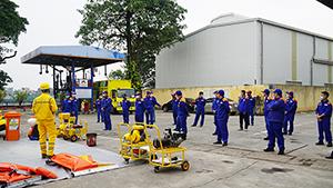 Diễn tập phương án ứng phó sự cố tràn dầu tại kho cảng H101