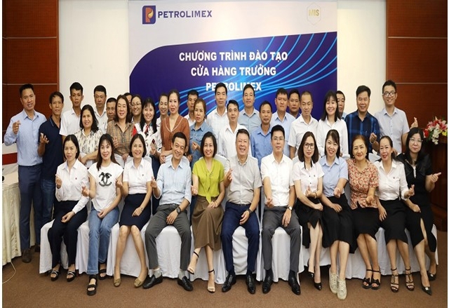 Cửa hàng trưởng - những cánh chim đầu đàn của ngành Xăng dầu Việt Nam