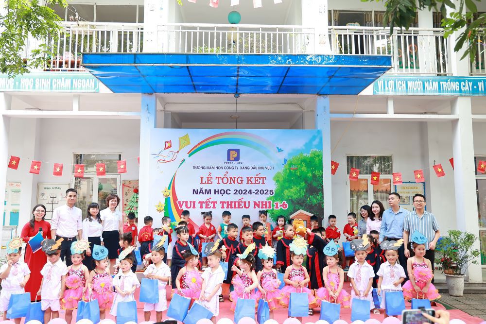 Rộn ràng Lễ Tổng kết năm học và Vui Tết Thiếu nhi 1/6 tại Trường Mầm non Công ty Xăng dầu Khu vực I