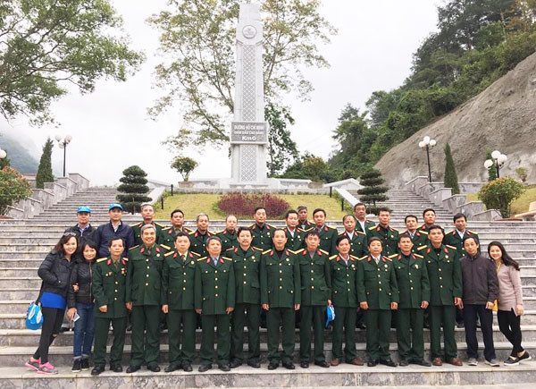 Về với Cao Bằng