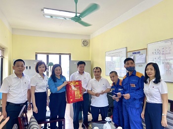 Hướng về người lao động