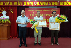 Xúc động nhận danh hiệu cao quý