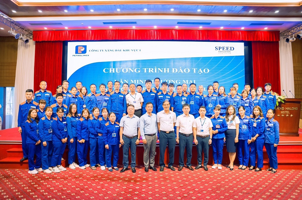Văn minh thương mại - giải pháp bảo đảm nâng cao uy tín, năng lực cạnh tranh của Công ty Xăng dầu Khu vực I trên thị trường.