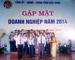 Tôn vinh doanh nghiệp tiêu biểu xuất sắc 2013