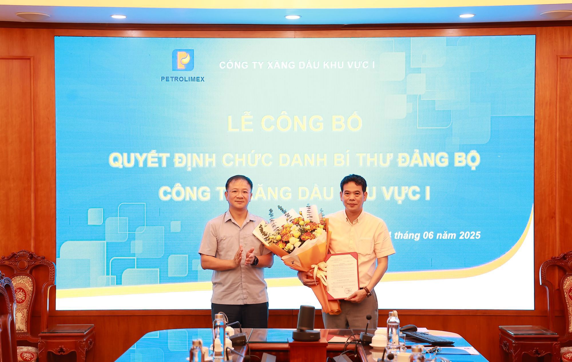 Lễ công bố quyết định chức danh Bí thư Đảng bộ Công ty Xăng dầu khu vực I, nhiệm kỳ 2025-2030