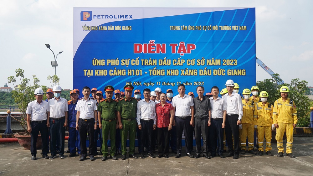 Diễn tập ứng phó sự cố tràn dầu cấp cơ sở năm 2023 tại cảng H101
