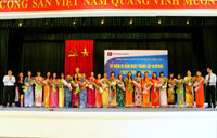 Biểu dương nữ CBCNV-NLĐ nhân ngày 20/10