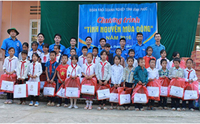 Tấm chăn ấm áp lòng nhân ái