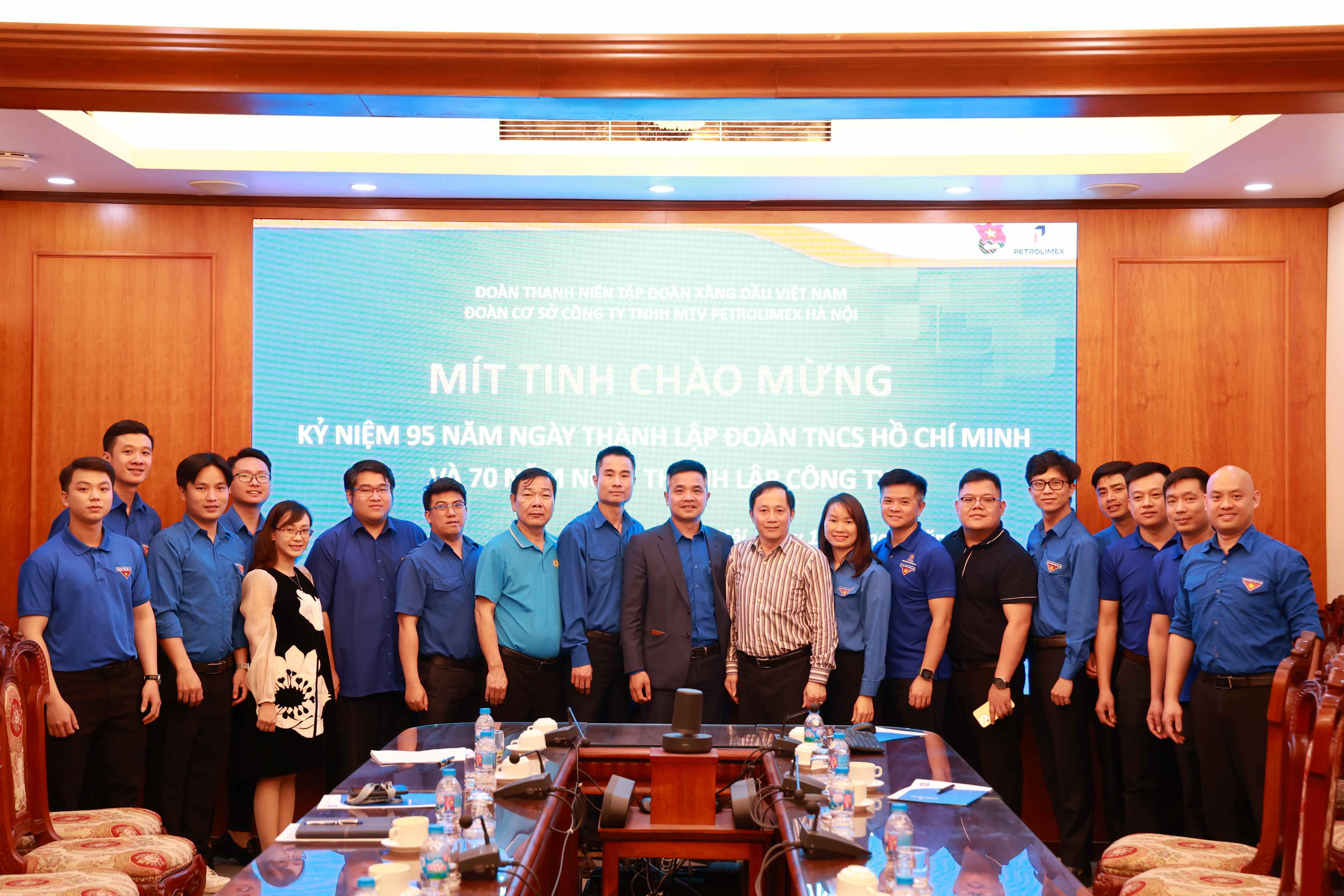 Tuổi trẻ Petrolimex Hà Nội: Rực cháy tinh thần xung kích – Kỷ niệm 98 năm ngày truyền thống ngành xăng dầu Việt Nam và 95 năm ngày thành lập Đoàn