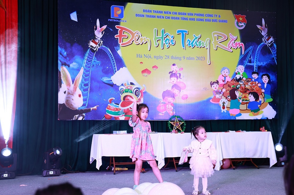 Ngày hội trăng rằm- vui Tết Trung thu tại Công ty Xăng dầu Khu vực I