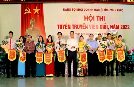 Đảng bộ Chi nhánh Xăng dầu Vĩnh Phúc làm tốt công tác tuyên truyền