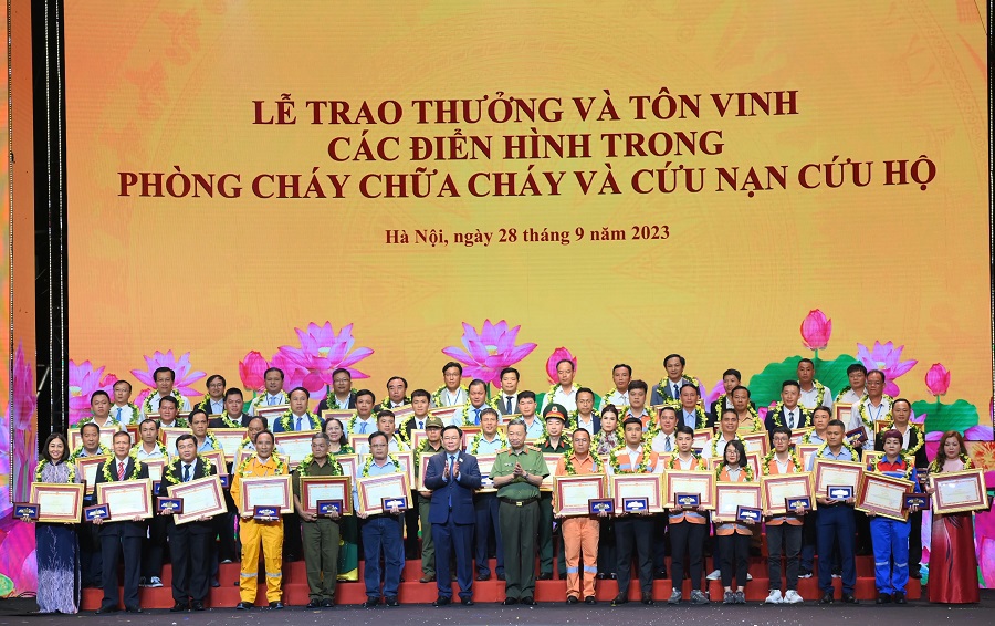 Đội PCCC chuyên ngành - Xi nghiệp KVXD K130 được tôn vinh điển hình trong công tác PCCC và CNCH