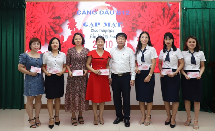 Nữ CBCNV Cảng dầu B12 với các hoạt động kỉ niệm ngày Phụ nữ Việt Nam 20/10