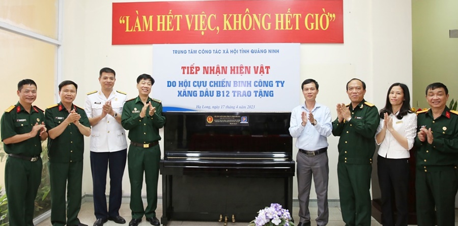 Hội Cựu chiến binh B12 trao tặng piano cho Trung tâm Công tác xã hội tỉnh Quảng Ninh