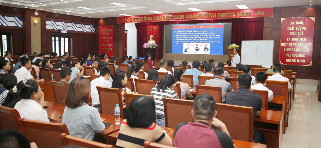 Công ty Xăng dầu B12 tổ chức khóa Huấn luyện sơ cứu, cấp cứu năm 2025