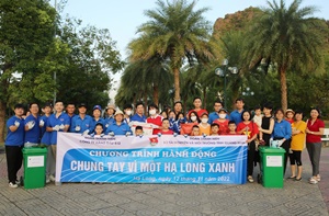 Đoàn thanh niên Petrolimex Quảng Ninh chung tay "Vì một Hạ Long xanh"