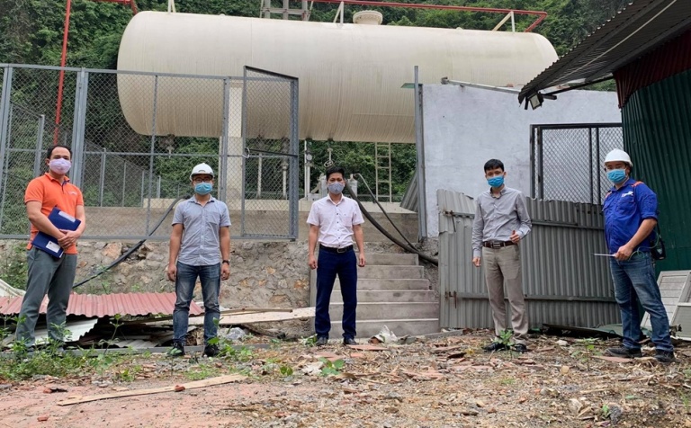 Xí nghiệp Xăng dầu Quảng Ninh ký kết hợp đồng cung cấp Gas bồn cho khách hàng