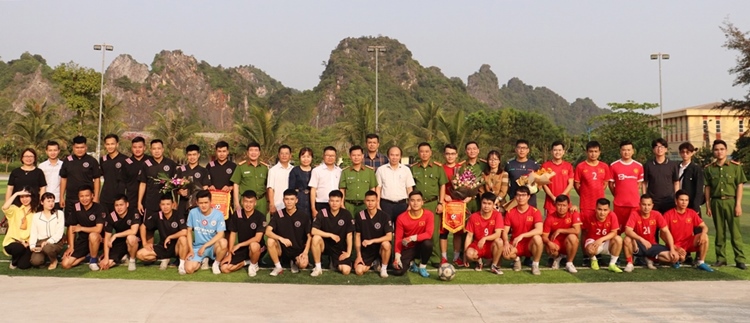 Giao lưu thể thao, tăng cường đoàn kết, hỗ trợ cùng hoàn thành nhiệm vụ