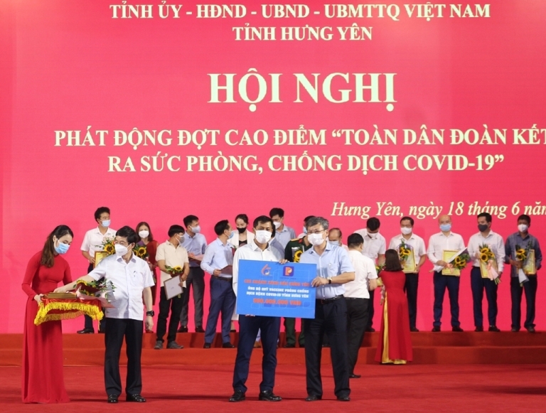 CNXD Hưng Yên ủng hộ 500 triệu đồng cho Quỹ vắc xin Covid-19 tỉnh Hưng Yên