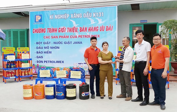 Chị Vũ Thị Dung nhặt được của rơi trả lại người đánh mất